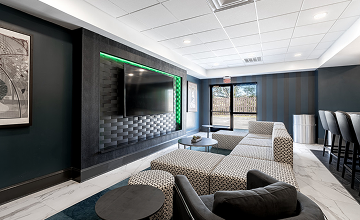 Chic Lounge to Relax and Socialize